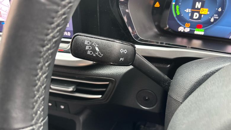 Ford Transit Connect 250 L2 Petrol 1.5 EcoBoost PHEV 150 Limited Van Auto